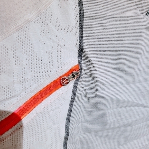 Lululemon RARE Run: Wild 1/2 Zip | White & Grey | floral lace | 6 - Picture 7 of 13